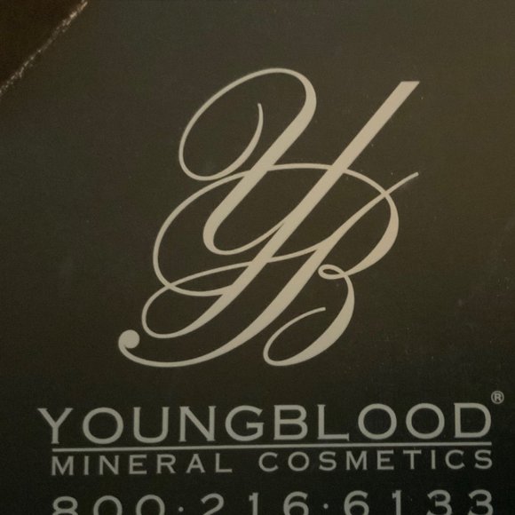 YB Pressed Blush - Petal- .10 oz/ 2.8gr - Picture 3 of 3